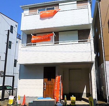 幹線道路近くの港南区新築戸建て１号棟